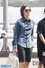 组图：韩团B1A4飞LA出席韩流庆典阳光帅气