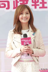 组图：阿Sa(蔡卓妍)尚无意结婚 自觉40岁适合生宝宝