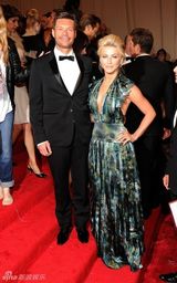 组图：美国时装学院庆典举行 众明星红毯竞艳