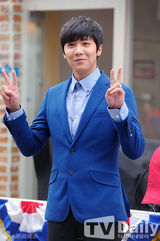 组图：探班《百年的新娘》 洪基杨真诚秀甜蜜