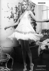 组图：俄罗斯超模萨莎写真展梦幻气质