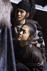 独家：《海盗》雪天开工 孙艺珍霸气雪莉遭绑