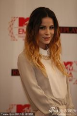 组图：2012MTV欧洲音乐大奖众星红毯璀璨