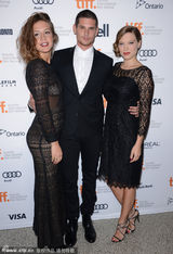 组图：《阿黛尔》开发布会 赛迪克斯秀性感红唇