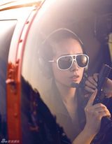 组图：黄海波海清登封面 演绎中国版史密斯夫妇