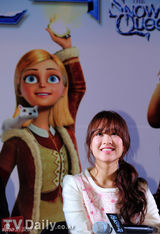 组图：韩星朴宝英为动画片配音 甜美宣传显娇羞