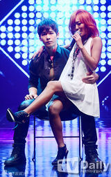 组图：SISTAR孝琳发行个人首张专辑秀性感舞姿