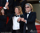 组图：皮特戛纳走秀长发黑超显帅气