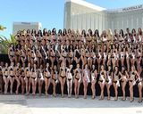 组图：2010环球小姐决赛在即 各国佳丽泳装大合影