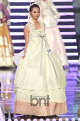 组图：韩国2013亚洲模特颁奖典礼精彩时尚秀