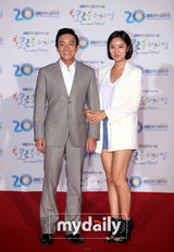 组图：BOA出席韩国SBS电视台成立20周年纪念活动