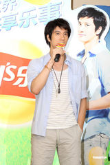 高清组图：张韶涵毛遂自荐 为王力宏拍戏无底线