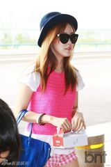 组图：韩国女子团体T-ara现身机场前往日本