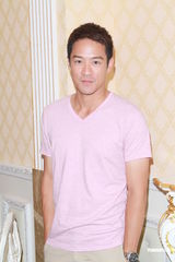 组图：《幸福摩天轮》杀青 钟嘉欣陈智燊否认绯闻