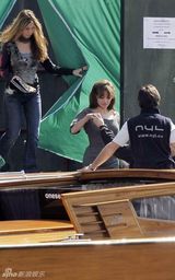 幻灯图集：安吉丽娜-朱莉返回威尼斯继续拍片