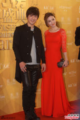 组图：Angelababy美艳秀香肩 张亮吴奇隆拼人气