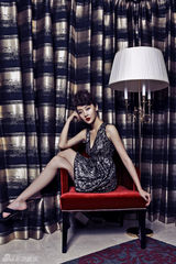 组图：刘洋家居大片展优雅气质