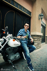 组图：黄海波质感大片 旅行达人享受美好假日