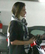 米兰达-可儿遇车祸颈部受伤 布鲁姆带儿子(图)