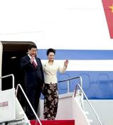 组图：丽媛Style入选《名利场》全球最佳着装