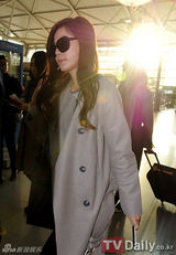 组图：韩星金荷娜赴台湾宣传《绅士的品格》