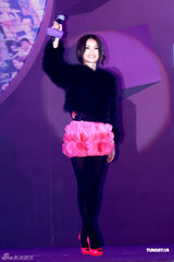 组图：金贤重香港获大奖 阿SA无缘和男友过圣诞