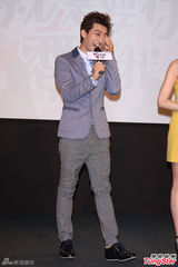 组图：炎亚纶首次合作郭雪芙：她是我心中第一