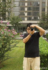 组图：鞠萍姐姐21岁儿子近照曝光 圆脸浓眉大眼