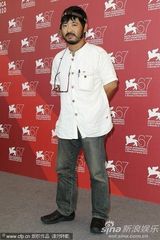 高清图：《极限迷宫》发布会 导演清水崇变蜘蛛人