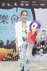 组图：梁汉文出席记者会 杨千嬅不怕重提旧情