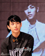 组图：韩国男子偶像组合帝国之子新专辑发布会