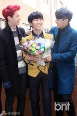 组图：Apink与BOYFRIEND等爱豆艺高毕业