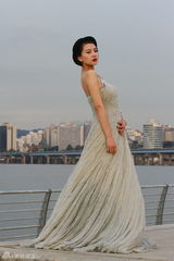 高清图：高圆圆韩国拍摄芭莎大片工作花絮3