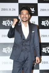 高清图：韩星严泰雄朱元新片《特别搜查总部》试映