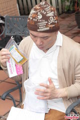 组图：胞弟哭诉张卫健趁病谋财欠两千万