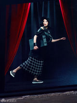 组图：韩雪变身橱窗模特 身材妙曼秀长腿