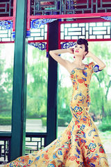 组图：芙蓉姐姐挑战中国风 龙袍写真叫板范冰冰