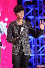 组图：严爵挑战唱跳险破音 林俊杰压轴热舞