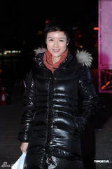 组图：郑少秋不识新老板 不谈期待只想做好本分