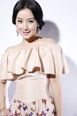 组图：姚芊羽时装大片曝光 气质娴静显熟女风范