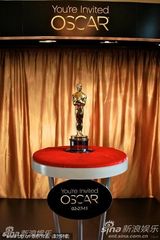 组图：奥斯卡小金人亮相 女星乌比-戈德堡剪彩