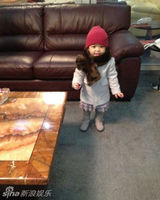 组图：赵薇爱女小四月成长记录 撒娇卖萌惹人爱