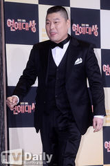 组图：SBS演艺大赏《跑男》大热 金秉万获大奖