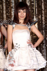 幻灯图：SHE下半年各自单飞 Selina想演小燕子