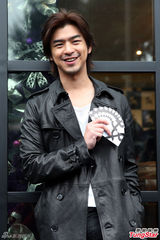 组图：陈柏霖投资发廊成股东 林志玲抱恙出席