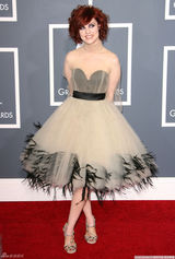 高清图：格莱美红毯 安娜-奈里克蓬蓬纱裙俏皮