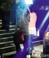 组图：央视前主播马东携神秘美女酒店过夜被拍