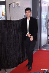 组图：柯震东萧亚轩同场不同台 蔡依林恐吓媒体