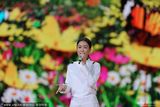 组图：央视蛇年春晚 那英《春暖花开》舞美佳