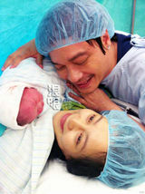 组图：新科妈妈苏岩罕见大肚照曝光